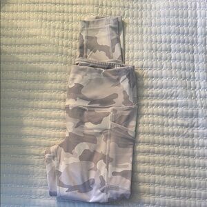 Yogalicious Gray Leggings for Comfort and Style